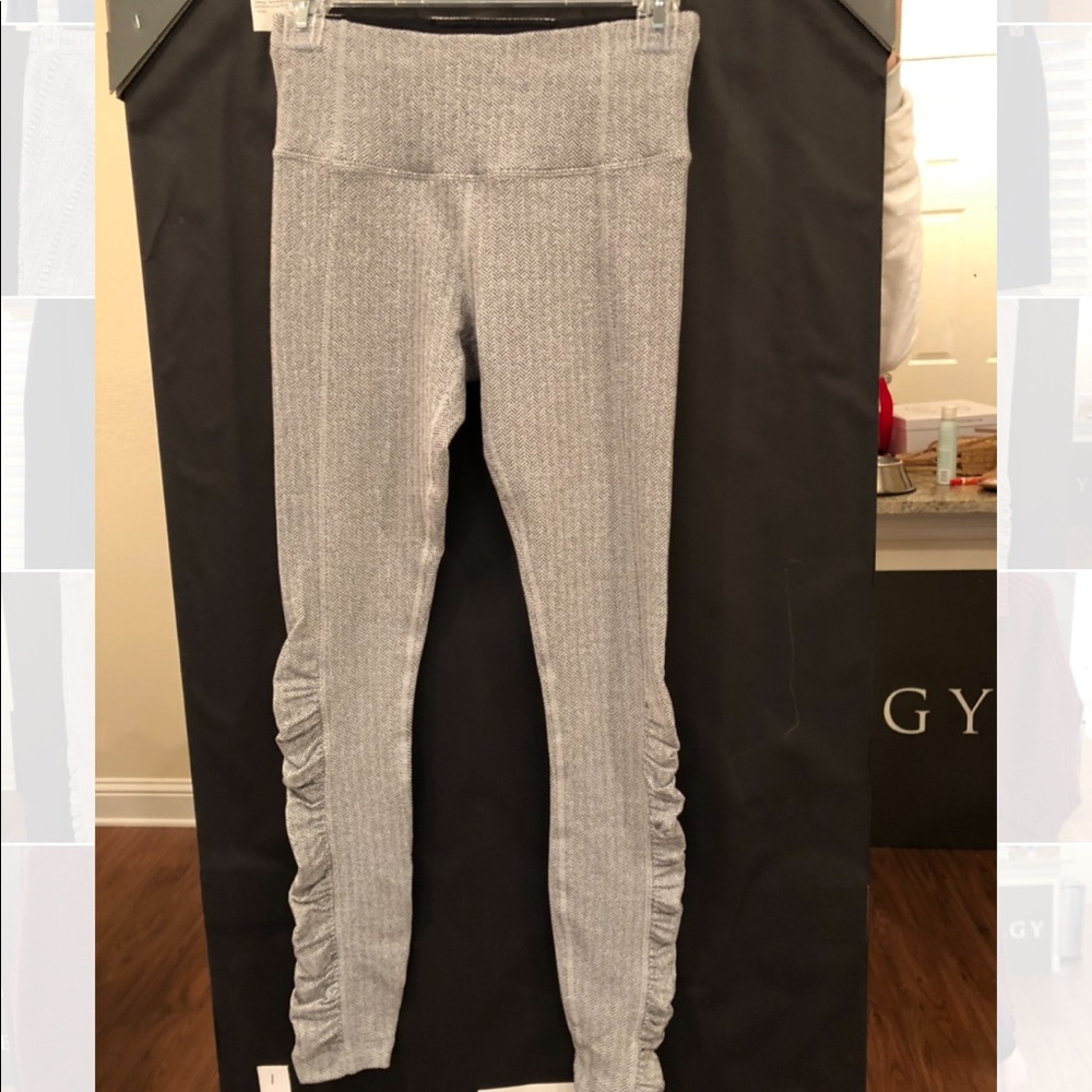 NWOT Lululemon herringbone yoga pants ruched